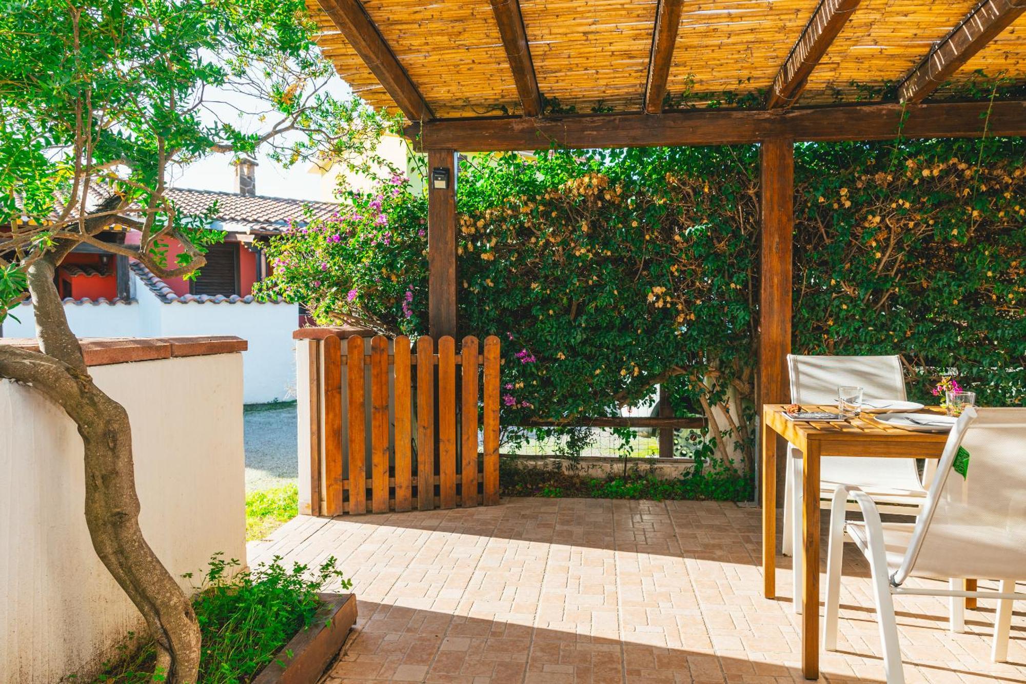 Case Vacanze Il Sogno 2 Porto Pino Exteriör bild
