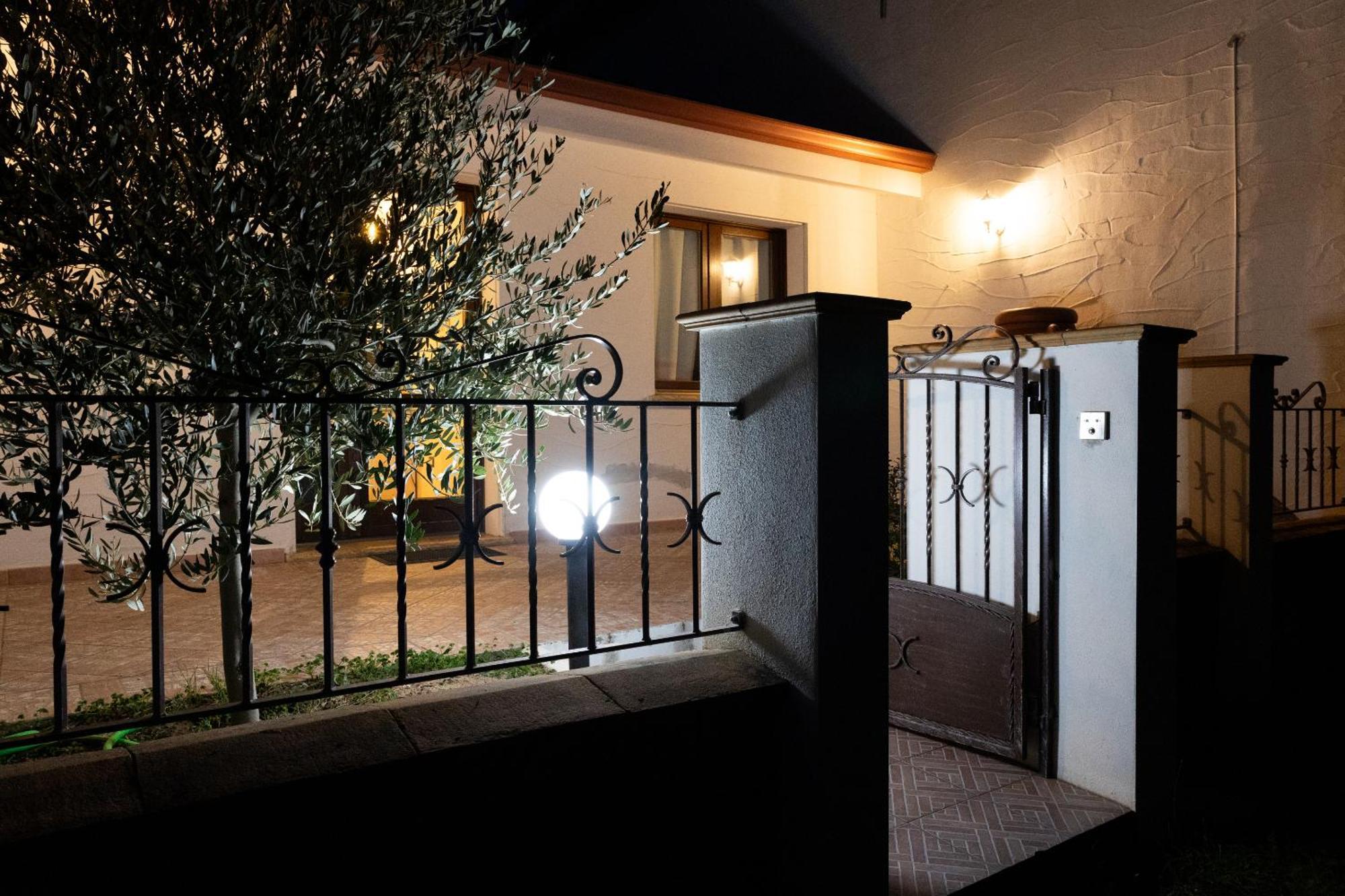 Case Vacanze Il Sogno 2 Porto Pino Exteriör bild