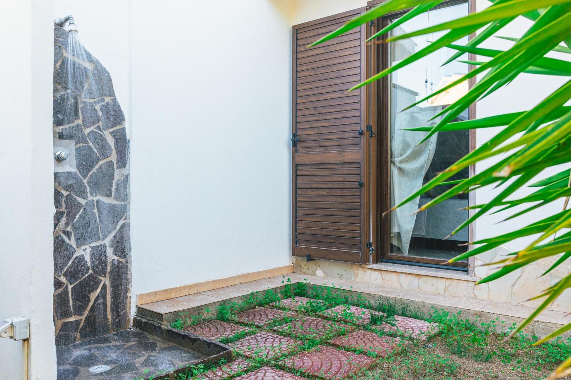 Case Vacanze Il Sogno 2 Porto Pino Rum bild